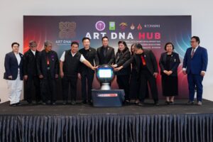 ไอคอนสยาม ชวนถอดรหัส “Art DNA” เปิดโลกความคิดของศิลปินไทยจากรุ่นสู่รุ่น ในงาน ART DNA HUB“ ถอดรหัสศิลปะ – ถ่ายทอดข้ามรุ่น – สร้างคน – สร้างนวัตกรรม” Decode Art – Transfer Skills – Develop Talent – Drive Innovation