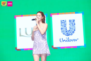NINE BEAUTY จับมือ LUX สร้างโมเมนต์สุดเอ็กซ์คลูซีฟ เอาใจแฟนๆ ด้วยกิจกรรมพิเศษที่เปิดโอกาสให้ได้ใกล้ชิดกับ “โบว์ เมลดา” พร้อมร่วมสนุกในกิจกรรม Lucky Fan